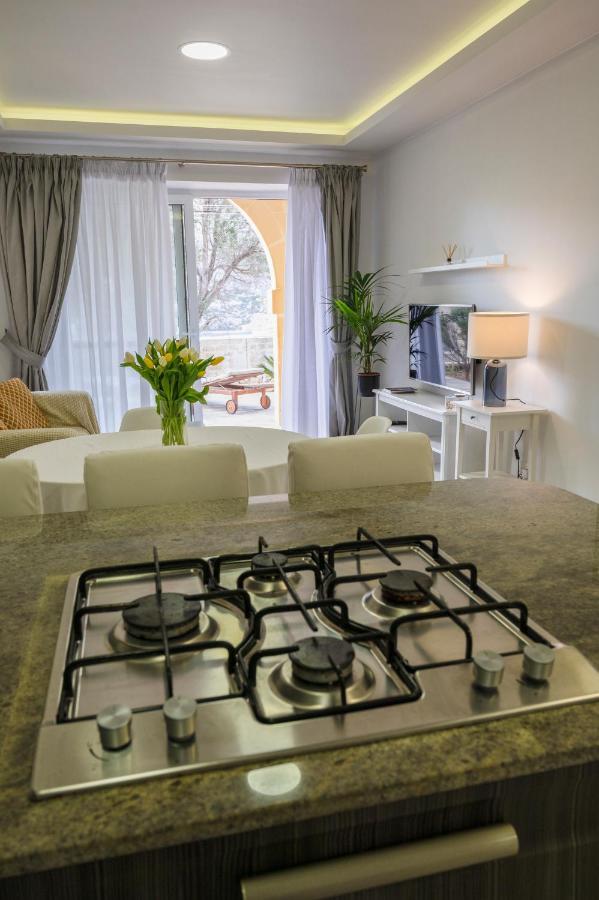 Luzzu - Family Friendly Maisonette クレンディ エクステリア 写真